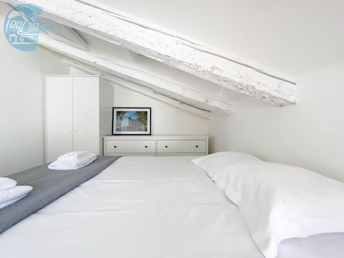 Corridoni 4C Tirabora Short Rent Apartment Trieste Luaran gambar