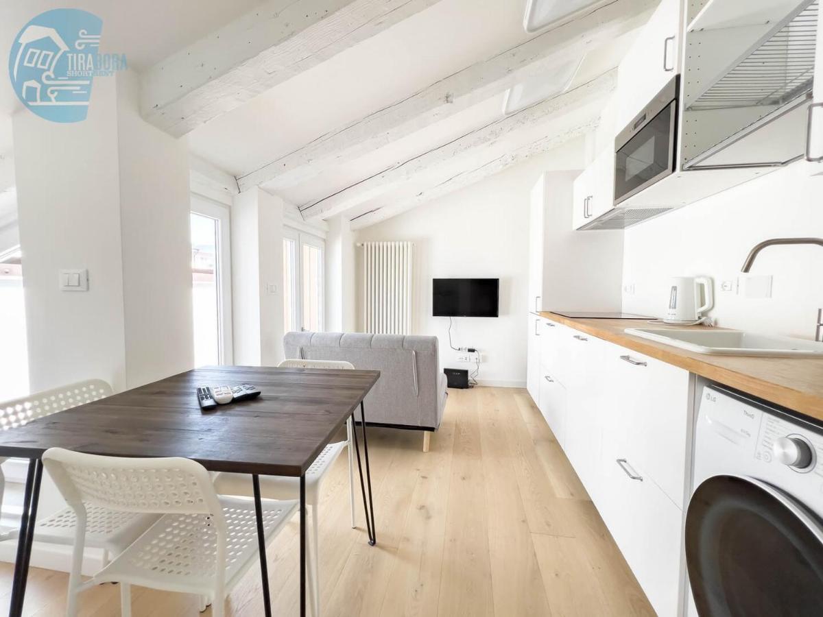 Corridoni 4C Tirabora Short Rent Apartment Trieste Luaran gambar