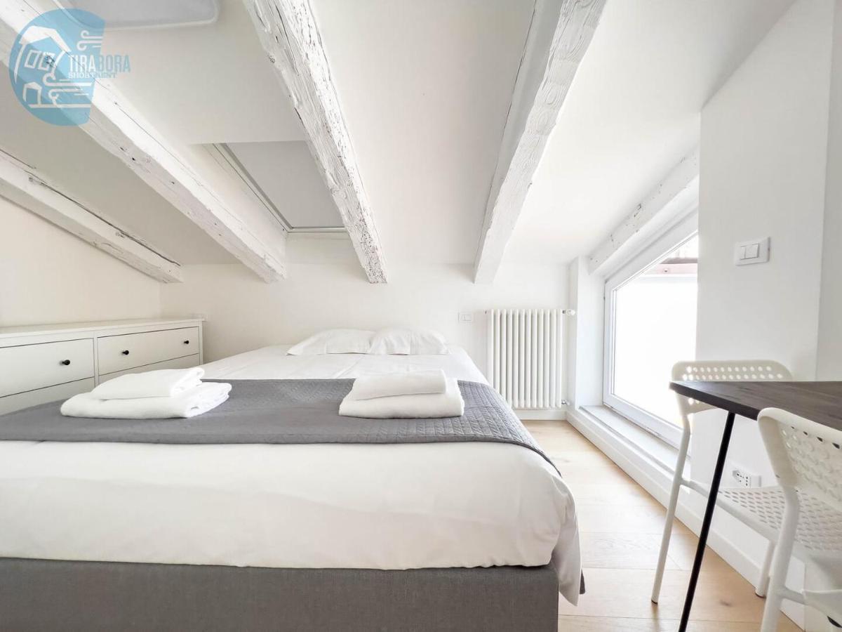 Corridoni 4C Tirabora Short Rent Apartment Trieste Luaran gambar