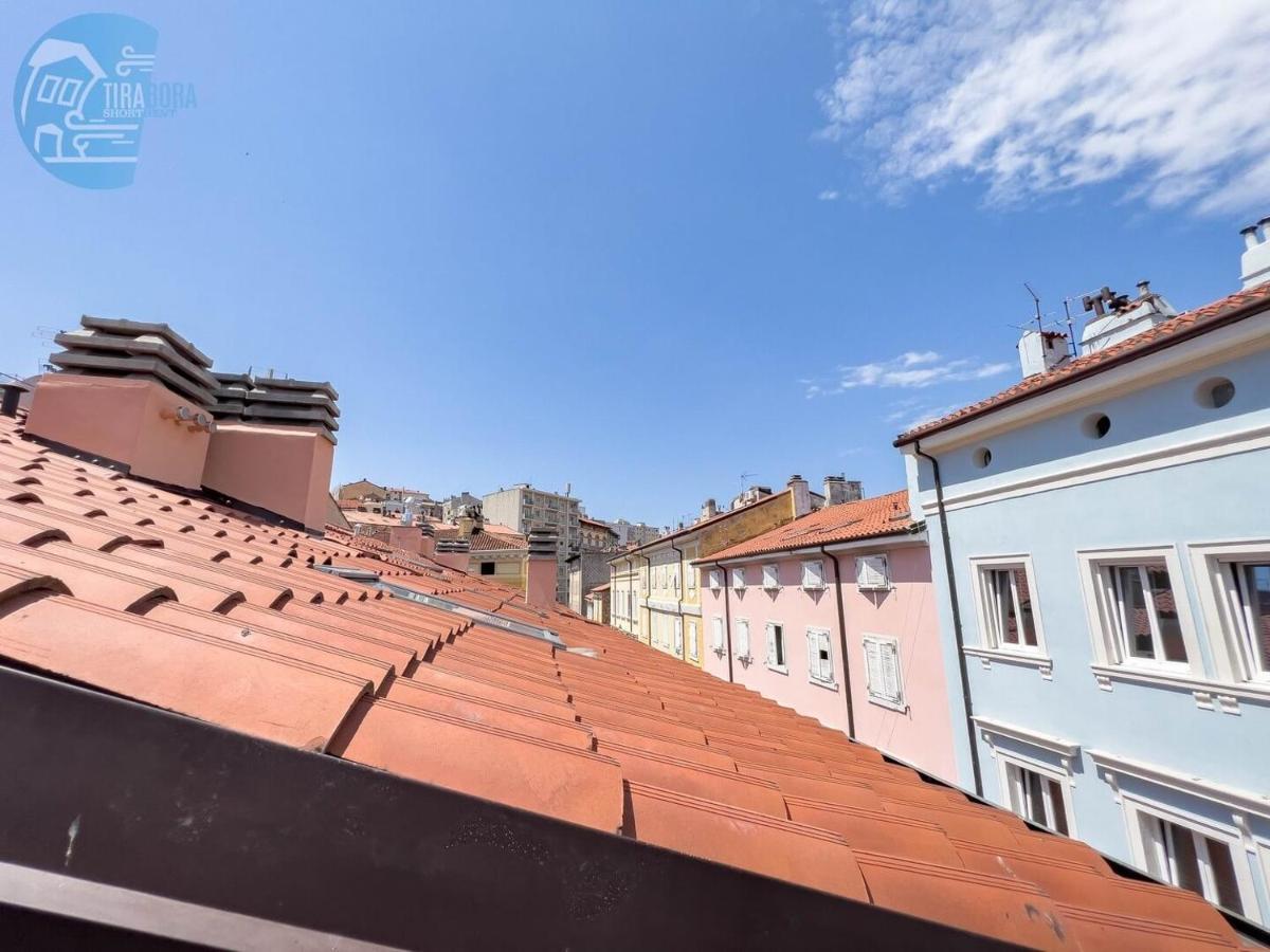 Corridoni 4C Tirabora Short Rent Apartment Trieste Luaran gambar