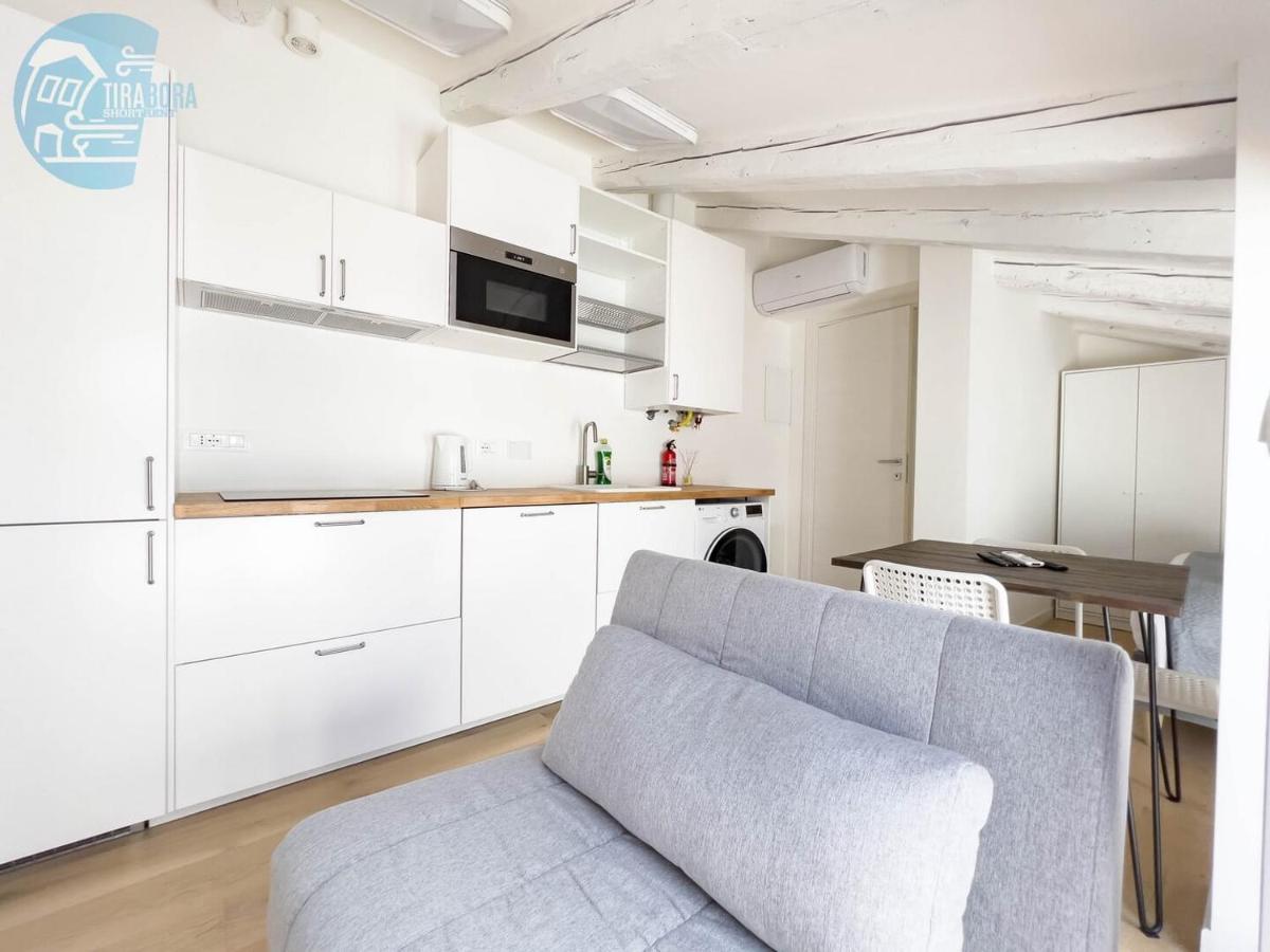 Corridoni 4C Tirabora Short Rent Apartment Trieste Luaran gambar