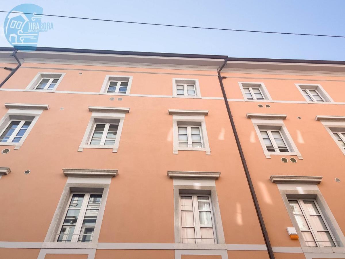 Corridoni 4C Tirabora Short Rent Apartment Trieste Luaran gambar