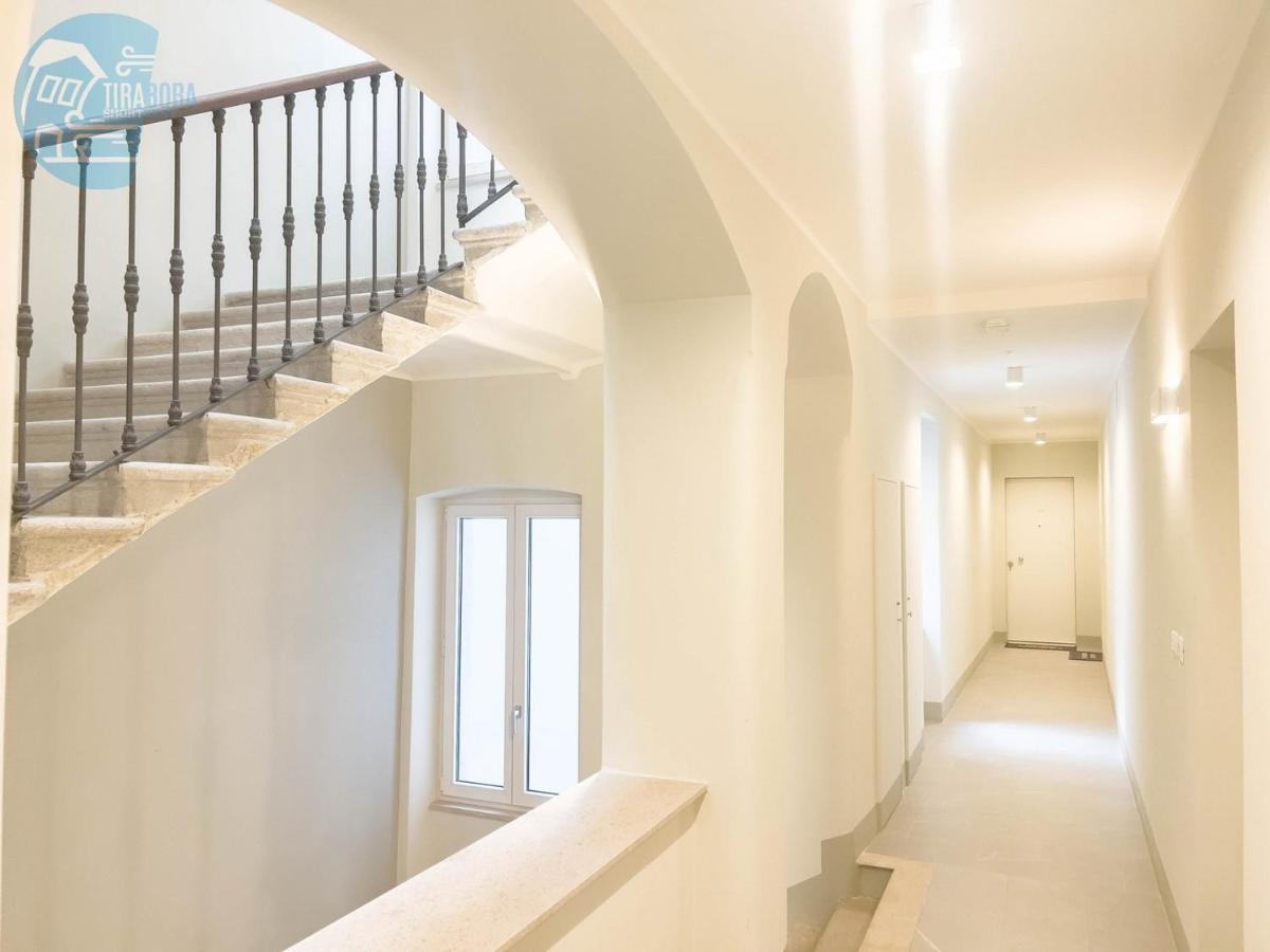 Corridoni 4C Tirabora Short Rent Apartment Trieste Luaran gambar