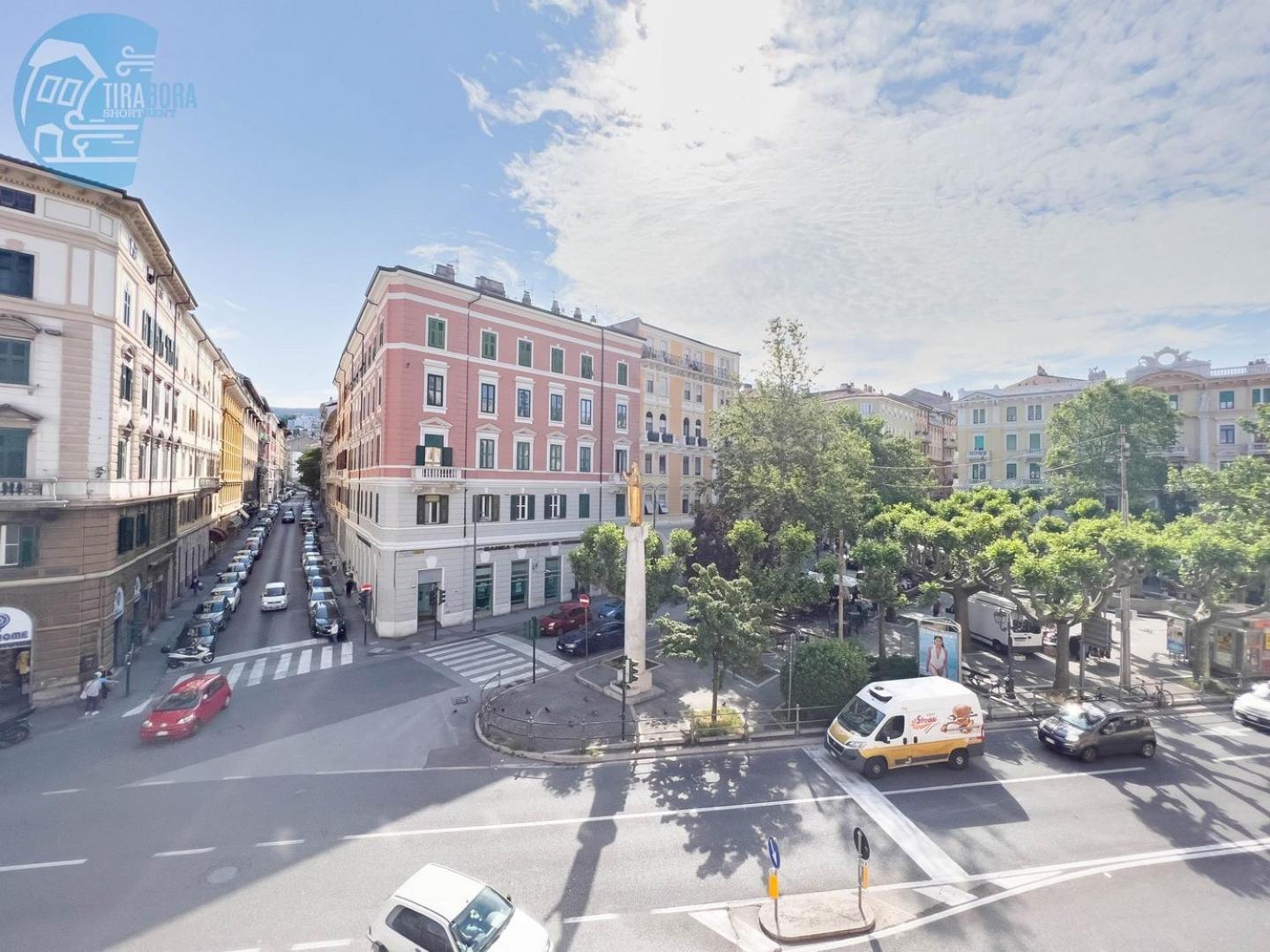 Corridoni 4C Tirabora Short Rent Apartment Trieste Luaran gambar